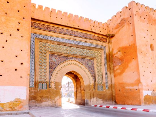 Morocco_Meknes_Bab_Mansour_Gate_shutterstock_422230033