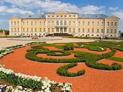 Latvia_Rundale_Palace_123RF4234593_ML
