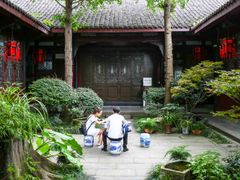 courtyard chengdu food and walking tour
