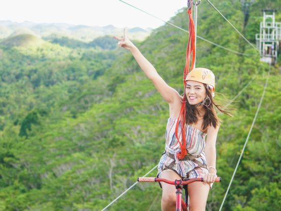 【4日間満喫パッケージ】アイランドホッピング 人気の2島巡り＋ジンベイザメシュノーケル＋ボホール島観光ツアー ＜空港往復送迎／昼食／日本語ガイド＞