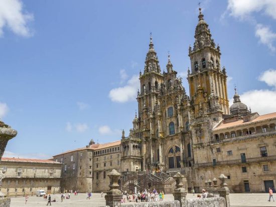 キリスト教聖地 サンティアゴ・デ・コンポステーラ　日帰り観光ツアー ＜英語ガイド／ポルト発＞by Cityrama