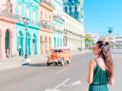 Cuba_Havana_Colorful_Street_shutterstock_642346180
