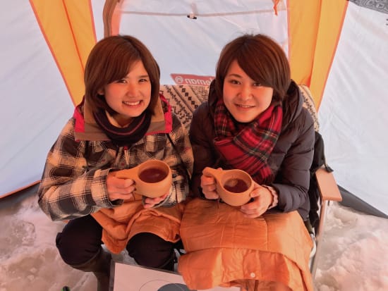 スタイリッシュなワカサギ釣り「Chill ICE Fishing」完全手ぶら！ブランケットや肘掛長椅子で快適＜1～3月／長靴・防寒ズボン付／札幌市内中心部送迎＞