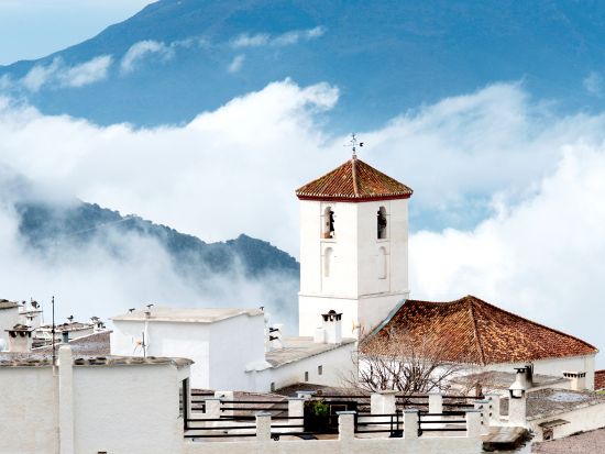 アルプハラとアンダルシアの白い村 1日観光ツアー ＜ランチ付き／グラナダ発着＞