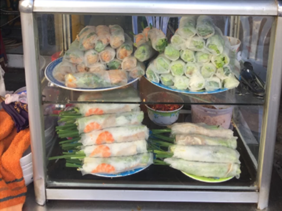 バイクで巡るホーチミンツアー　B級グルメ満喫　プライベートバイクでホーチミンを楽しもう！＜夜／現地語ドライバー（日本語可）／送迎付／保険完備＞