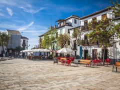 Spain_Granada_shutterstock_158638643