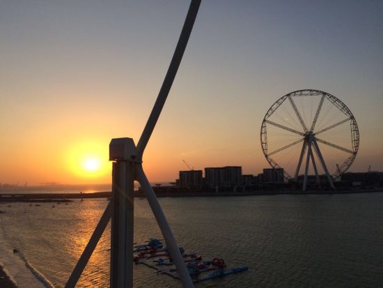 ドバイの最新スポット！フライング・カップ(Flying Cup Dubai)☆地上40m上空で絶景ティータイム *ドバイマリーナ・JBR地区