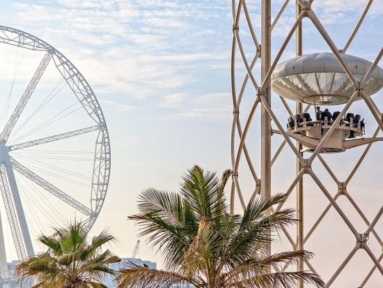 ドバイの最新スポット！フライング・カップ(Flying Cup Dubai)☆地上40m上空で絶景ティータイム *ドバイマリーナ・JBR地区