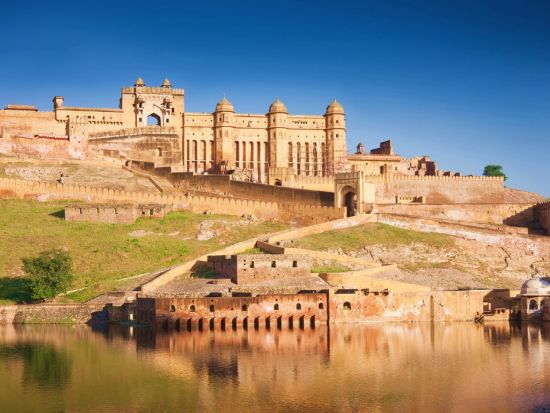 【6泊7日】インドの魅力を凝縮 5都市周遊ツアー！デリー＋ジャイプール＋アグラ＋バラナシ＋カジュラホ＜日本語ガイド／4つ星ホテル／宿泊＆食事付／デリー空港発着＞