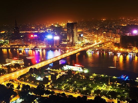 カイロの夜景を堪能！ナイル川ディナークルーズ＆ベリーダンスショー＜英語／専用車送迎付／チップ込／カイロ発＞