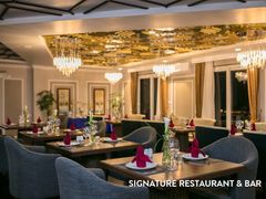 Restaurant-crop