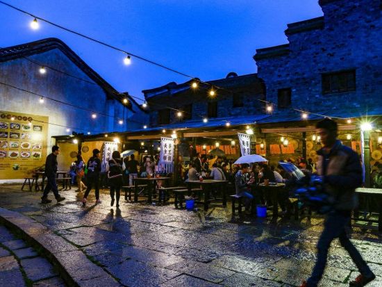 専用車で行く！レトロ感溢れる水郷古鎮 烏鎮（うちん）東柵・西柵を巡る1日観光ツアー＜日本語ガイド／夕食付／上海発＞