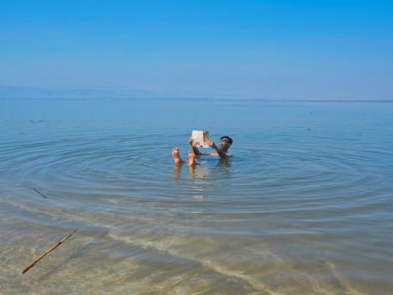 【半日観光】一度は体験したい死海での浮遊！選べる施設でゆっくり滞在＜貸切／英語／午前or午後／アンマン発着＞