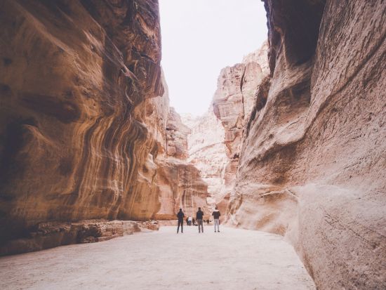 ヨルダンに行ったら必見の世界遺産を効率よく大満喫！ペトラ遺跡1日観光＜貸切／英語／アンマン発着／昼食オプションあり＞