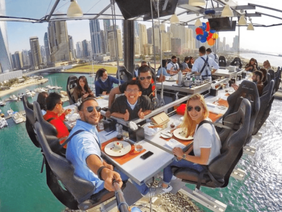 「Dinner in The Sky® - ディナー・イン・ザ・スカイ」ドバイの上空で営業中！＜ランチorディナー／ドバイ＞