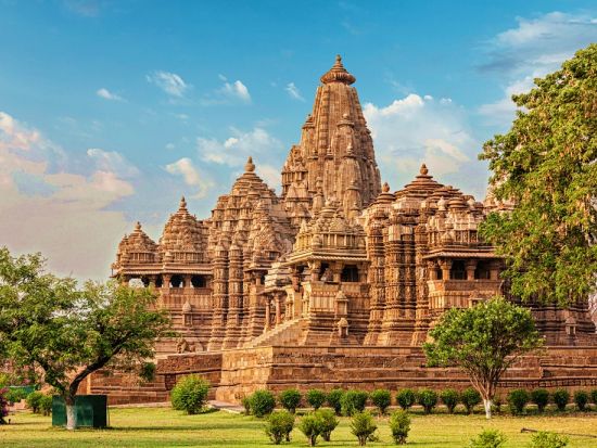 【6泊7日】インドの魅力を凝縮 5都市周遊ツアー！デリー＋ジャイプール＋アグラ＋バラナシ＋カジュラホ＜日本語ガイド／4つ星ホテル／宿泊＆食事付／デリー空港発着＞