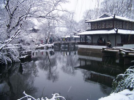 蘇州No.1の庭園・拙政園を訪れる！水の都蘇州1日ツアー☆小舟遊覧＋寒山寺＋虎丘＜ホテル送迎／日本語ガイド／昼食付＞