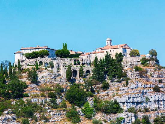 原産地のワインに舌鼓！香水のかおる町グラース1日ツアー＜ニース発＞