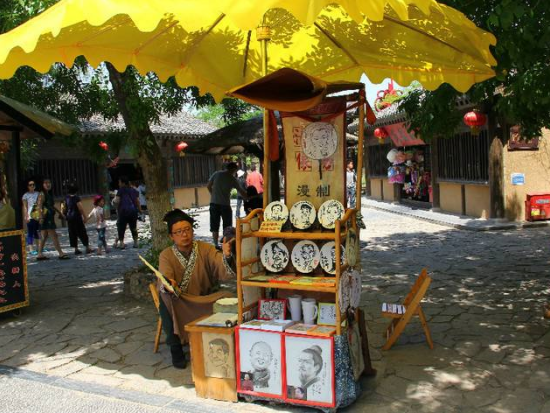 【北京発・1泊2日ツアー】新幹線で行く！古都・開封＆世界遺産・少林寺＜日本語ガイド／5つ星ホテル利用／食事付＞ *1名様より出発可