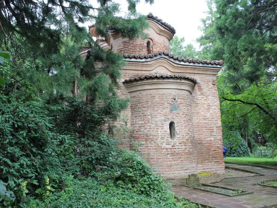 ソフィア近郊1日観光ツアー　世界遺産ボヤナ教会＋ユスティナ村ワイナリー ＜貸切／専用車のみ／約7.5時間／ソフィア発＞