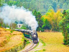 China_Chengdu_Railway_shutterstock_656759146