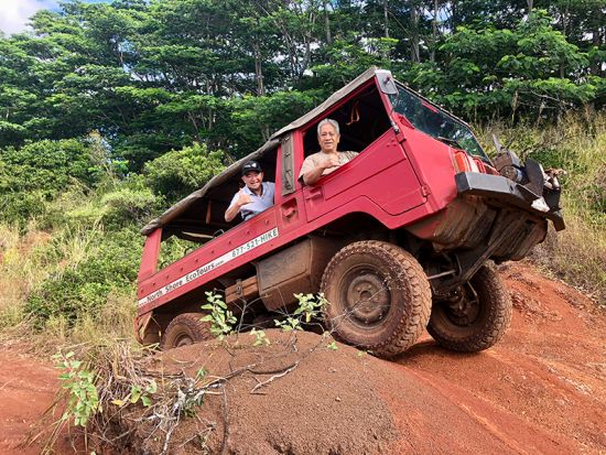 ノースショア　四輪バギーツアー　軍用車でダイナミックなオフロードを走り抜ける！天然プールで水遊びも＜午後＞