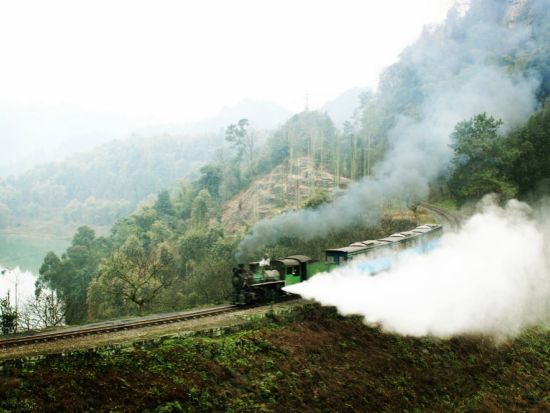 【貸切り】蒸気機関車”嘉陽小火車”で行く！世界遺産 楽山大仏 1泊2日宿泊ツアー＜日本語ガイド／成都発＞