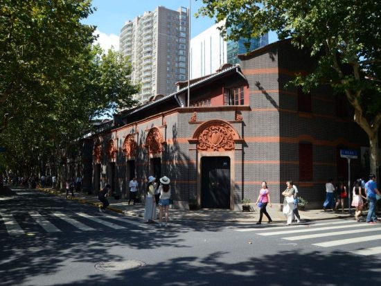 魅惑の上海☆ナイトツアー！高級な小籠包＋新天地散策＋ナイトクルーズ＜日本語ガイド／夕食付＞