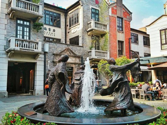 魅惑の上海☆ナイトツアー！高級な小籠包＋新天地散策＋ナイトクルーズ＜日本語ガイド／夕食付＞