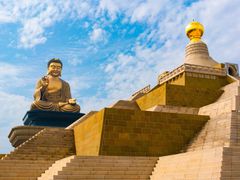 Fo Guang Shan Buddha Museum bronze statue