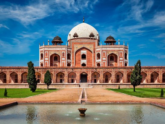 1日でデリー3大世界遺産巡り！レッドフォート＋プラーナ・キラー＋クトゥブミナール＋フマユーン廟＋ロータス寺院＜日本語ガイド／昼食付／入場料込／デリー発＞