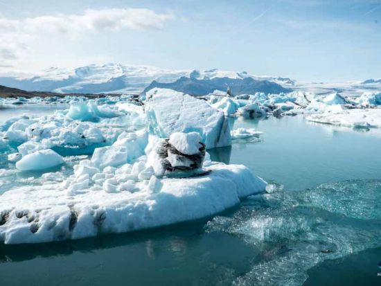 南アイスランドの大自然を満喫！火山と氷河が作り出す絶景 1泊2日ツアー＜英語／レイキャヴィーク発＞