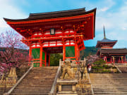 Japan_Kyoto_kiyomizudera_Temple_shutterstock_110567771