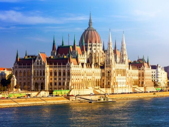 国鉄で行く！ハンガリー・ブダペスト日帰りツアー＜昼食付／日本語／ウィーン発着＞ by H.I.S.