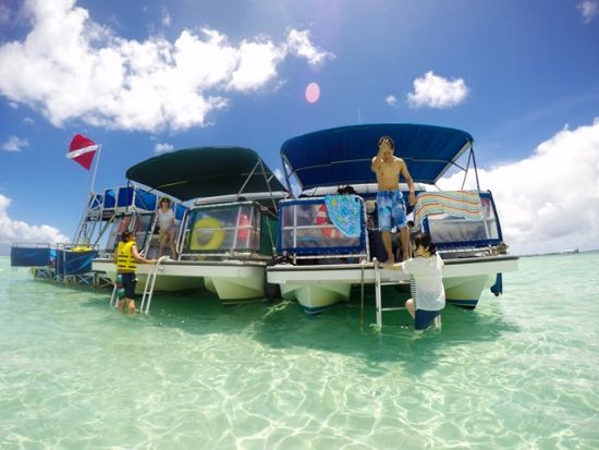 サンドバー　キャプテンブルース　天国の海®︎シュノーケリングクルーズ　SUPや浮き輪などレンタルアイテムも！＜午前・午後／日本語クルー＞