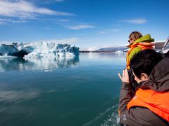 アイスランド2泊3日周遊ツアー 南部アイスランド ゴールデンサークル 氷河湖 シークレット ラグーン 英語 レイキャヴィーク発 アイスランド アイスランド 旅行の観光 オプショナルツアー予約 Veltra ベルトラ