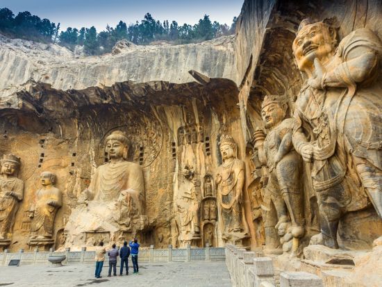 三国志の舞台1泊2日ツアー！洛陽＋世界遺産 龍門石窟＋関林堂＋白馬寺＋少林寺＜貸切／新幹線利用／食事付／日本語ガイド／西安発＞