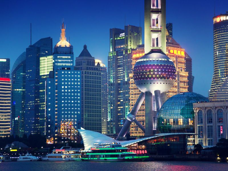 China_Shanghai_Nightcruise_shutterstock_214399000