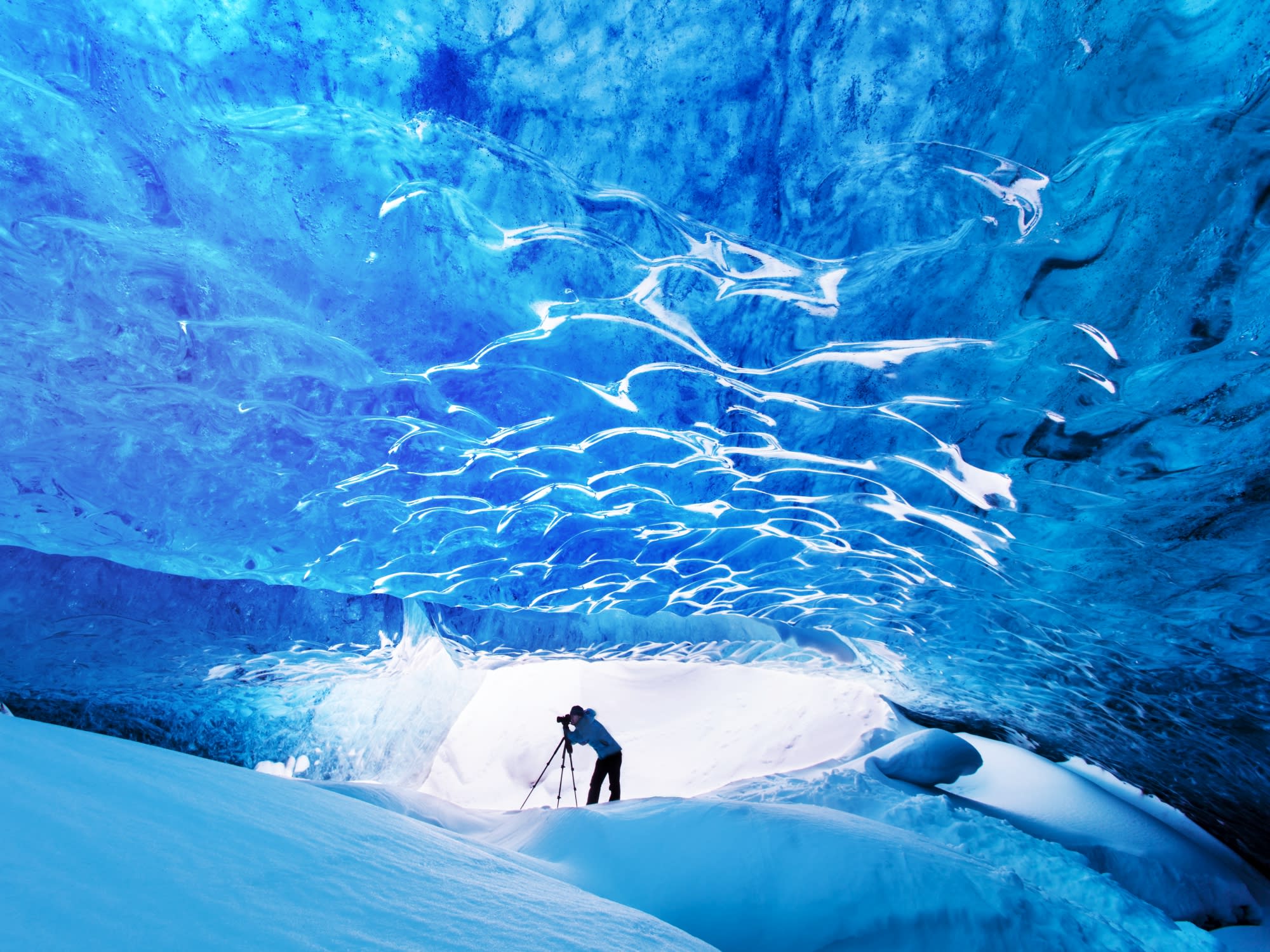 アイスランド西部 南部 奇跡の絶景 4泊5日周遊ツアー スナイフェルスネス半島 ゴールデンサークル 氷の洞窟 10月 4月 英語 レイキャヴィーク発 アイスランド アイスランド 旅行の観光 オプショナルツアー予約 Veltra ベルトラ