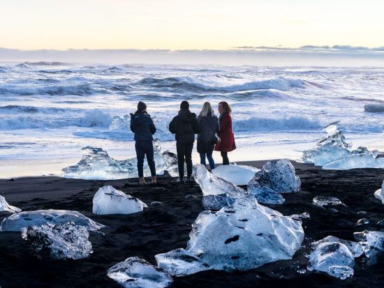 アイスランド2泊3日周遊ツアー！南部アイスランド＋ゴールデンサークル＋ヨークルスアゥルロゥン氷河湖＜英語／レイキャヴィーク発＞