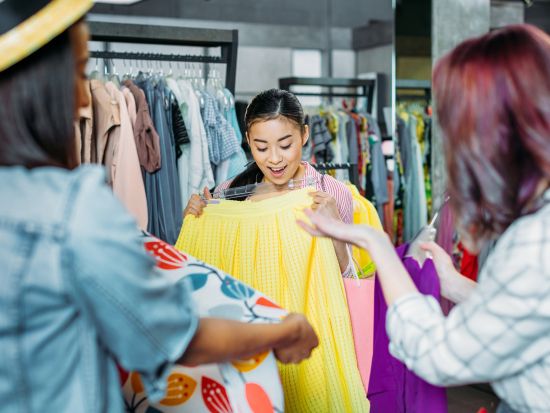 ナイアガラの滝1泊2日観光ツアー　ライトアップされた滝を観賞！アウトレットモール立ち寄りあり ＜1名から催行／日本語アシスタント／環境保全への寄付＞