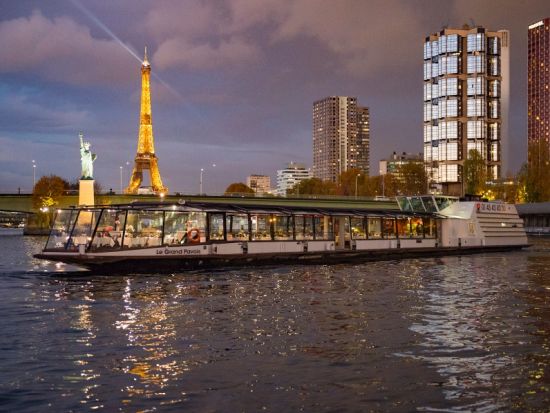 ムーランルージュ(Moulin Rouge) フレンチキャバレー＜セーヌ川クルーズ・エッフェル塔ディナー＞*当日予約OK