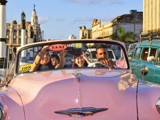 クラシックカー乗車ツアー ハバナ 市内観光 キューバの観光 オプショナルツアー専門 Veltra ベルトラ