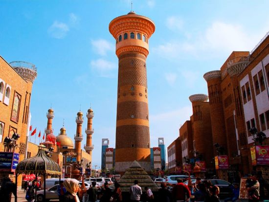 自然が織りなす絶景！天山天池＋ウルムチ市内 1日観光ツアー＜専用車＋日本語ガイド／昼食付／ウルムチ発＞