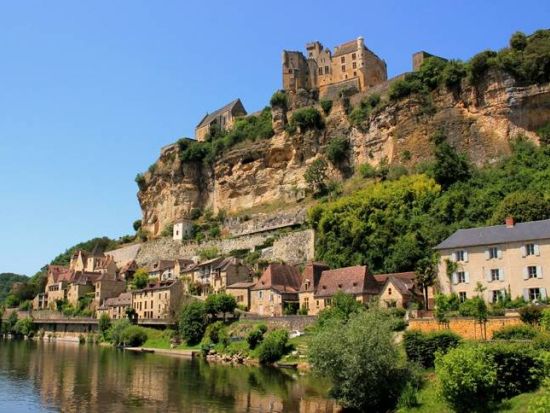 ドルドーニュ渓谷観光ツアー　ドルドーニュ川流域の3つの村を訪問＆ガバーレ乗船 ＜4～10月／午後／英語ドライバーガイド／サルラ発＞