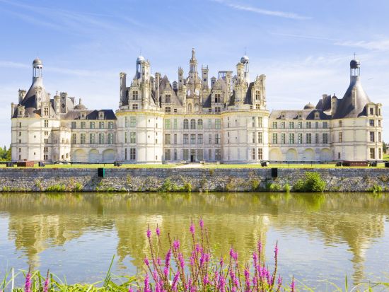 ロワール地方の古城めぐり 日帰りツアー シュノンソー城＆シャンボール城 ＜昼食付／日本語ガイド＞by Mybus