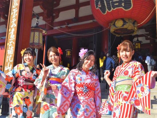 着物・浴衣レンタル　かわいい着物で浅草散策♪着装講師によるプロの着付け付＜英語・中国語対応可／浅草駅から徒歩30秒＞by 華雅（HANAKA）