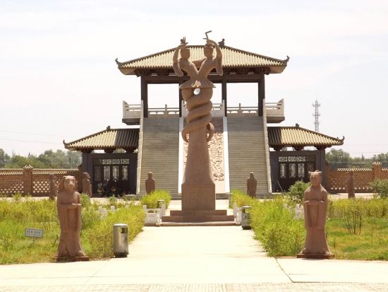 灼熱の町・火州トルファンへ！悠久のシルクロードを巡る1日ツアー＜専用車＋日本語ガイド／昼食付／ウルムチ発＞