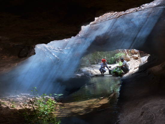 灼熱の町・火州トルファンへ！悠久のシルクロードを巡る1日ツアー＜専用車＋日本語ガイド／昼食付／ウルムチ発＞