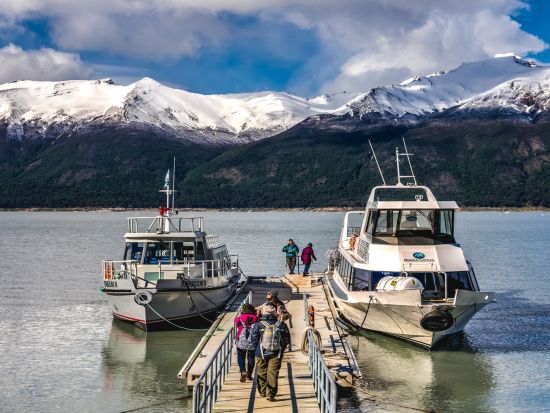 氷河の上を歩く感動体験！パタゴニア・ペリトモレノ氷河トレッキングツアー＜混載／1日／英語ガイド／エル・カラファテ発着＞